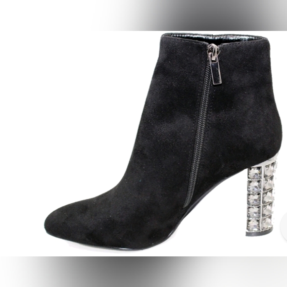 LE CHATEAU* studded heel side zip suede rounded pointed toe ankle boots sz 38 - Picture 3 of 15